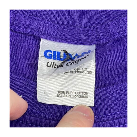 VTG TOPS CASTLE FAIRE Gildan T-Shirt Men's Large Purple Crew Neck Short Sleeve - Picture 2 of 7